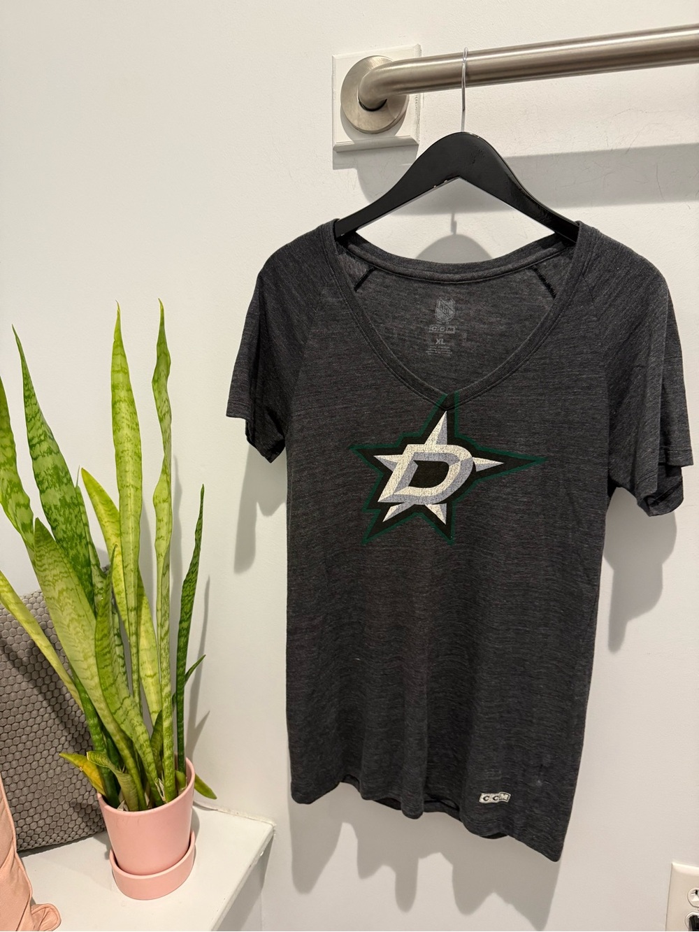 Dallas Stars Seguin Gray V-Neck Tee with Logo